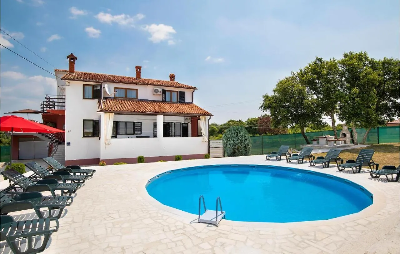 3 Bedroom Amazing Apartment In Barban Croatia